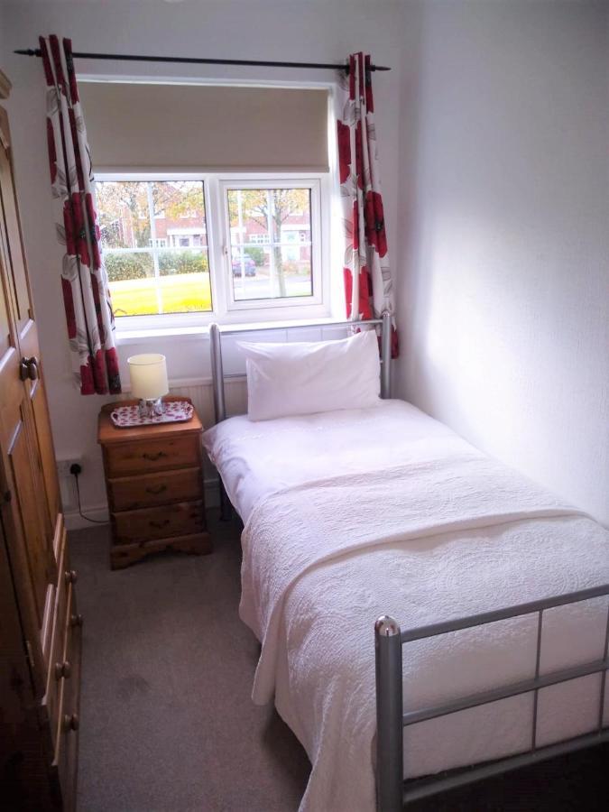 Smitten House 4 Bedroom Rhyl Exterior foto